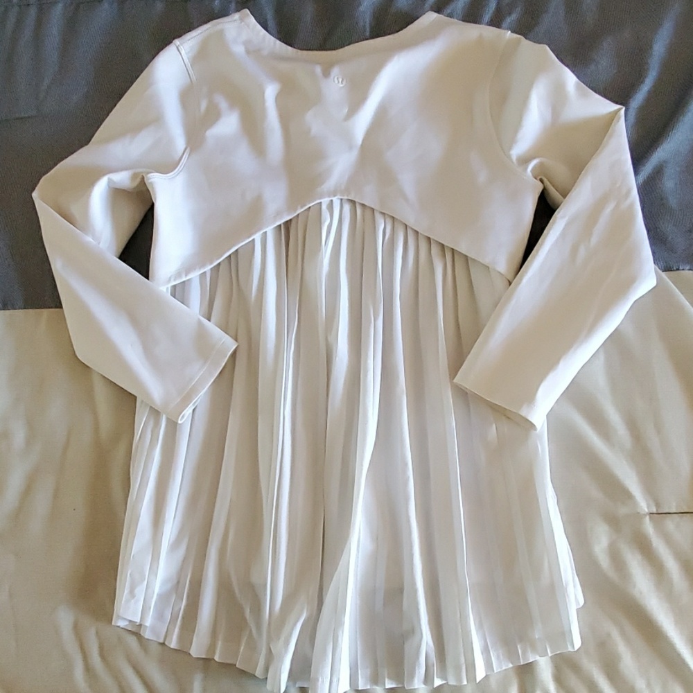 Lululemon top 3/4 length sleeve